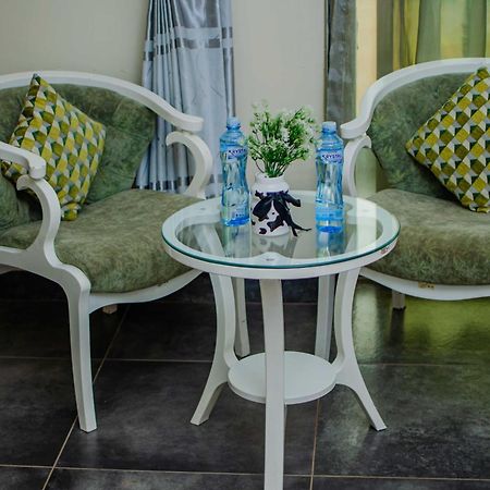 La Grande Hotel Кампала Экстерьер фото