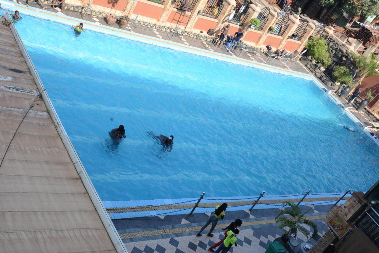 La Grande Hotel Кампала Экстерьер фото