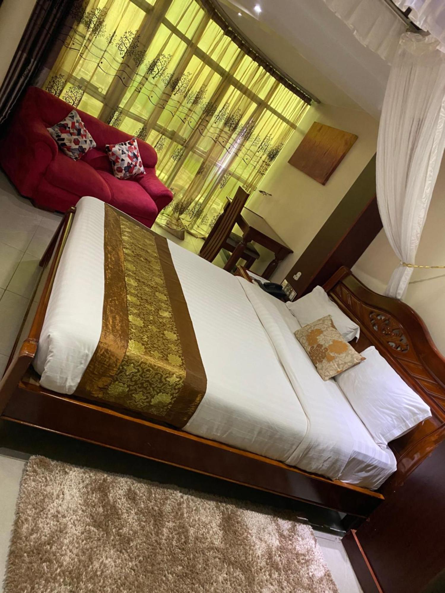 La Grande Hotel Кампала Экстерьер фото