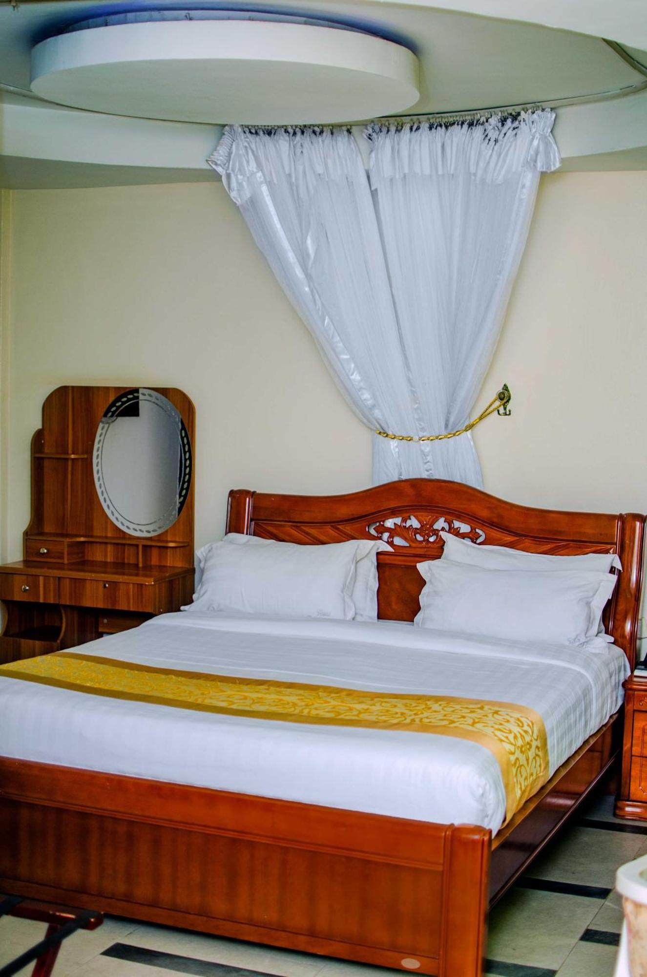 La Grande Hotel Кампала Экстерьер фото