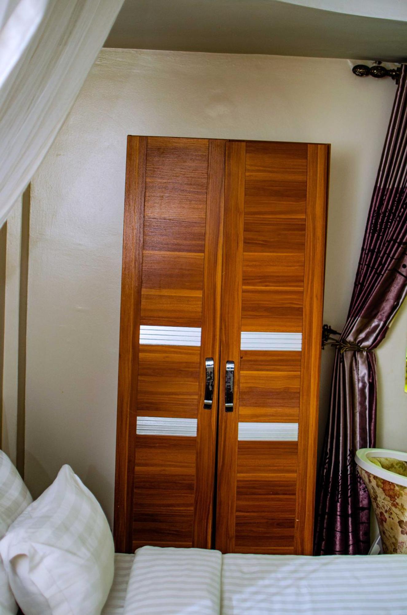 La Grande Hotel Кампала Экстерьер фото