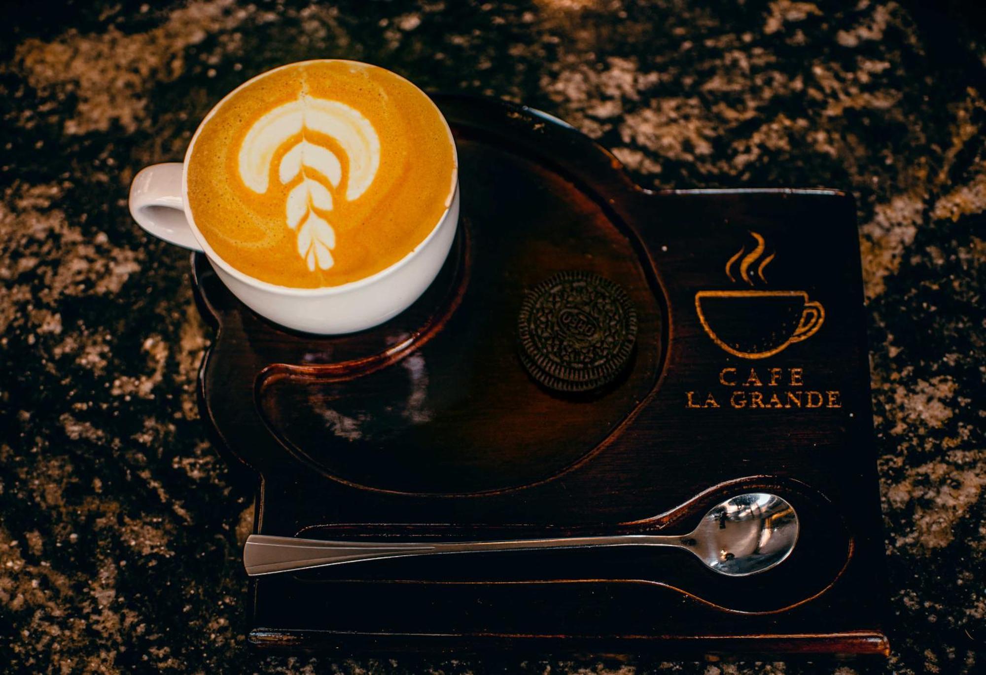 La Grande Hotel Кампала Экстерьер фото