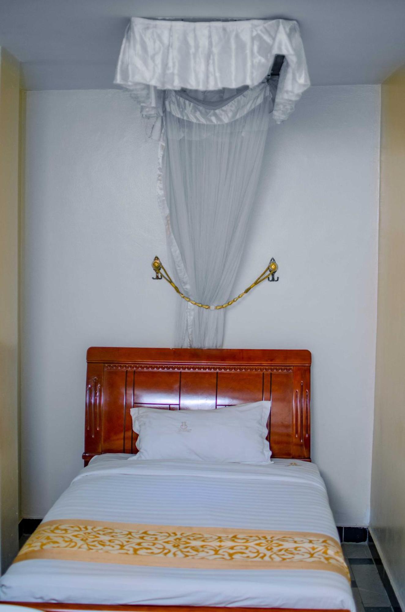 La Grande Hotel Кампала Экстерьер фото