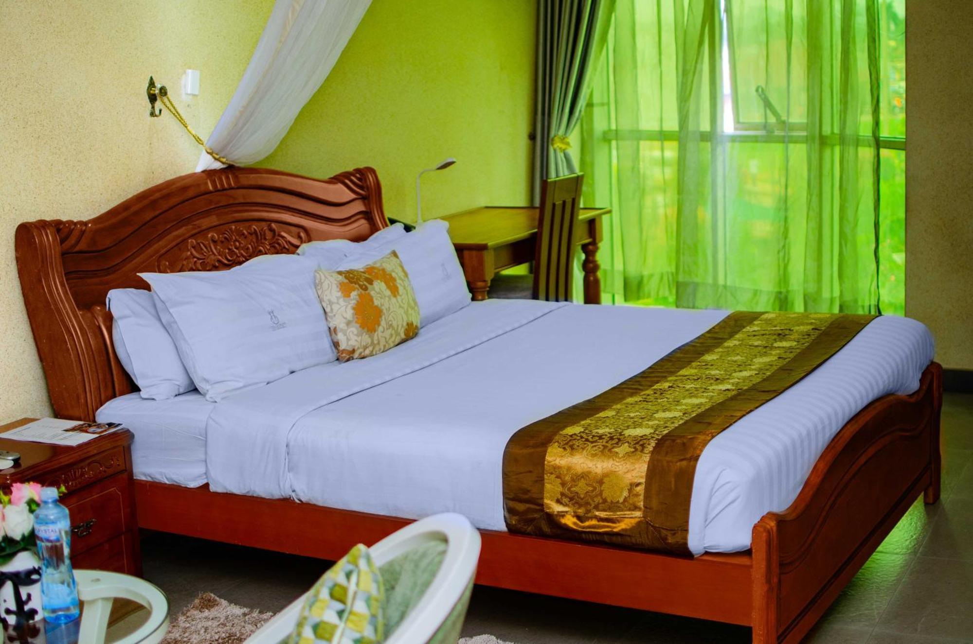 La Grande Hotel Кампала Экстерьер фото