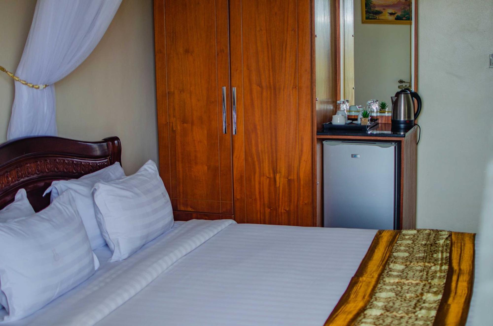 La Grande Hotel Кампала Экстерьер фото
